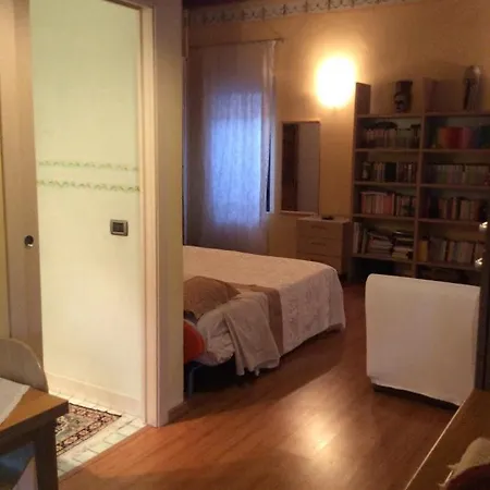 In The Center Of Excellent For Smart Work * フェラーラ