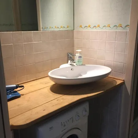 In The Center Of Excellent For Smart Work フェラーラ